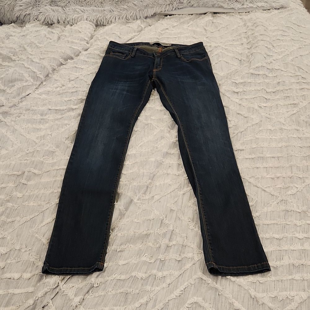 Womens dark wash Etienne Marcel skinny jeans size 25!